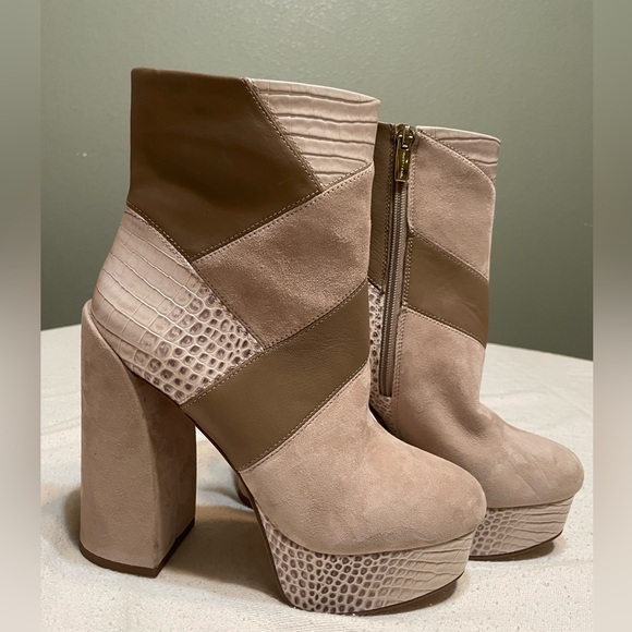 Vince Camuto Gilisama Platform Boot size 7 NEW WITHOUT BOX - Picture 2 of 3